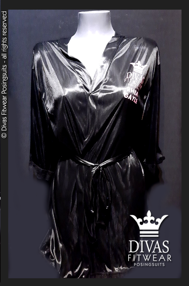 Divas Fitwear Satin Backstage Robe - Black/Pink